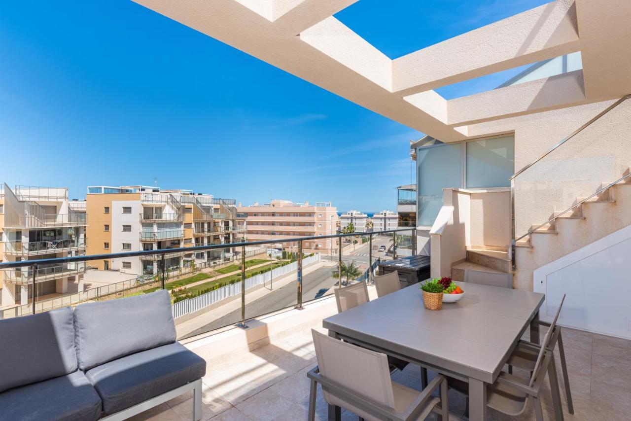 Апартаменти La Zenia Cocoon - Luxury Penthouse With Jacuzzi, 2 Pools, Indoor Heated Pool, Sauna, Gym, Playstation Dehesa de Campoamor  Екстер'єр фото