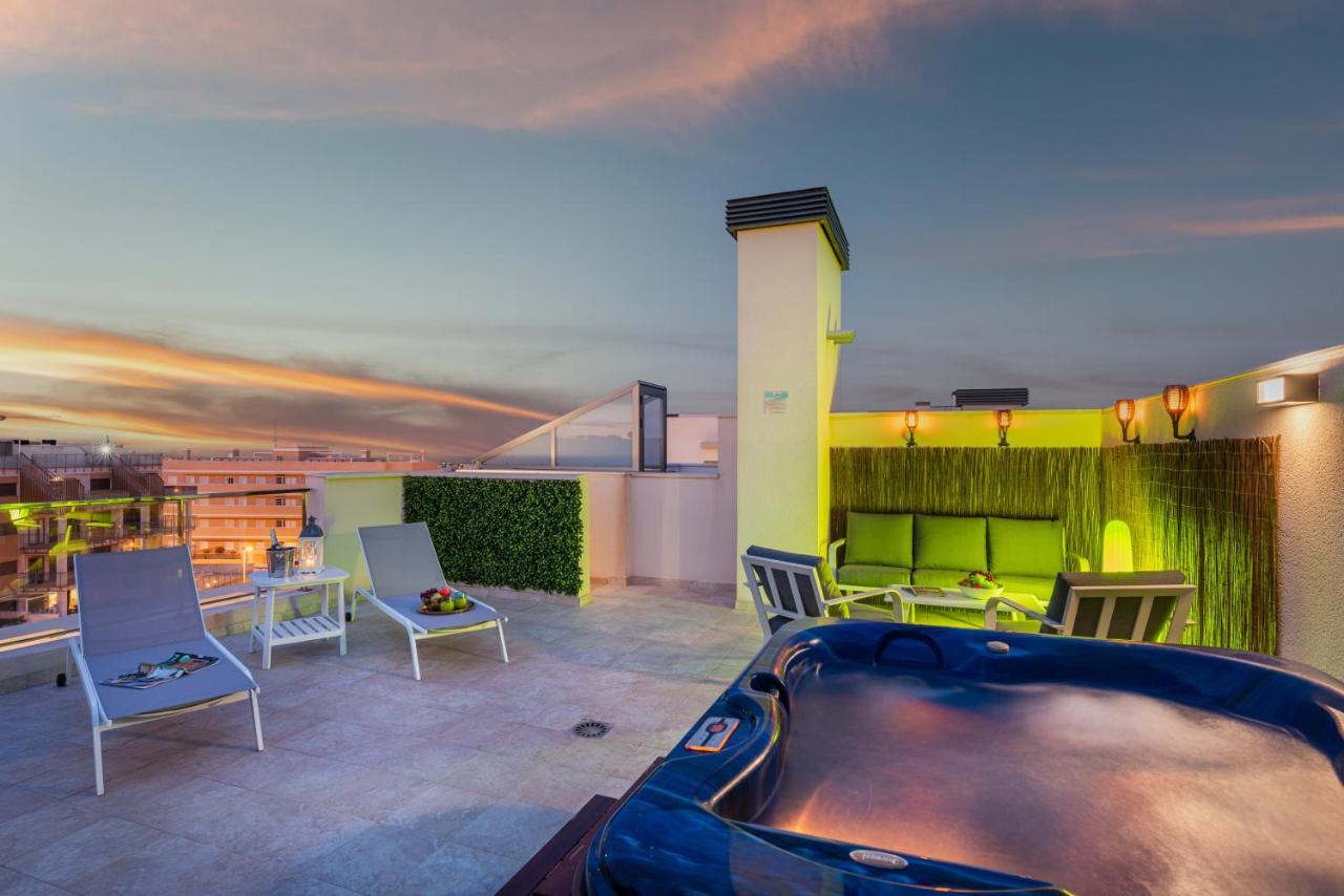 Апартаменти La Zenia Cocoon - Luxury Penthouse With Jacuzzi, 2 Pools, Indoor Heated Pool, Sauna, Gym, Playstation Dehesa de Campoamor  Екстер'єр фото