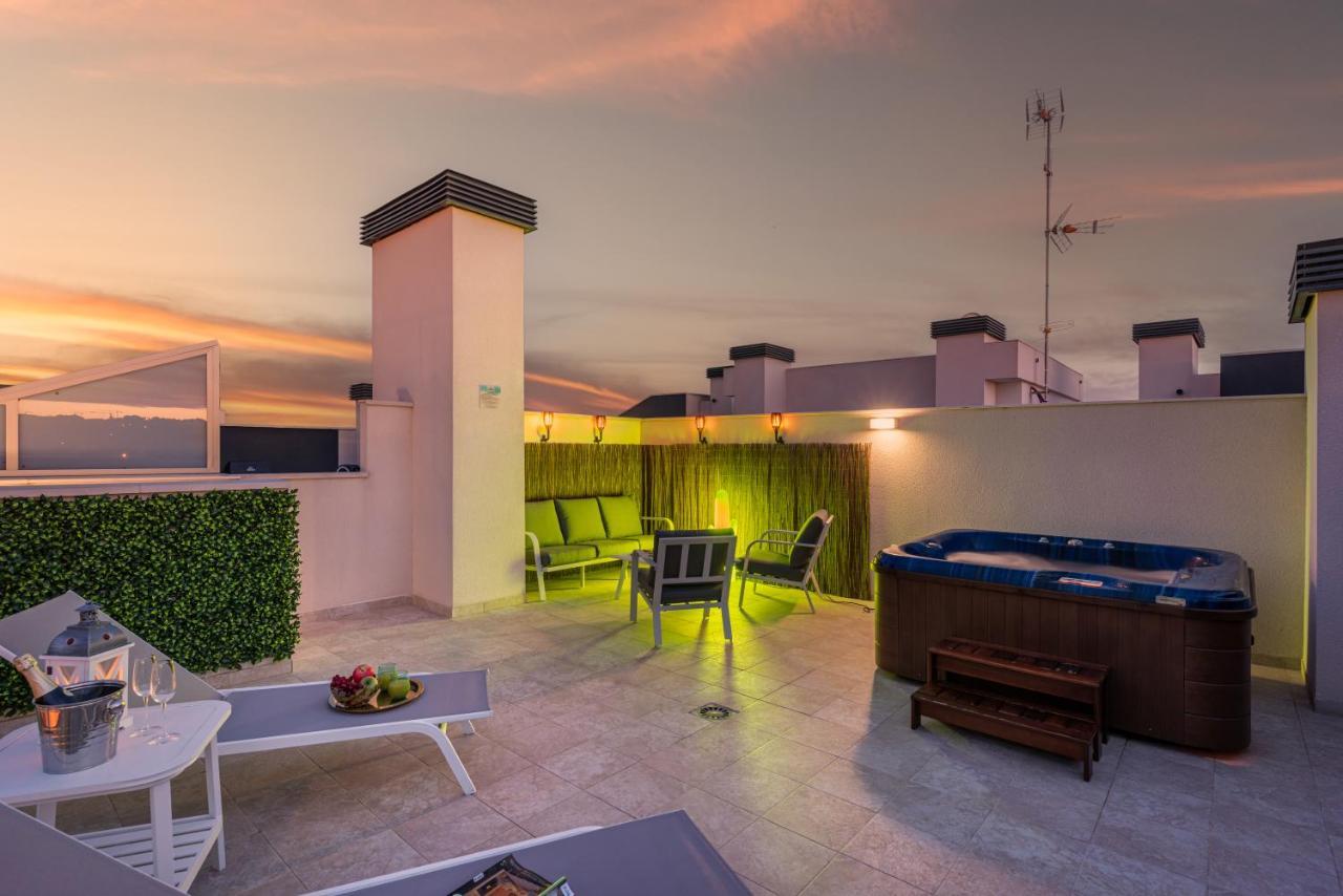 Апартаменти La Zenia Cocoon - Luxury Penthouse With Jacuzzi, 2 Pools, Indoor Heated Pool, Sauna, Gym, Playstation Dehesa de Campoamor  Екстер'єр фото